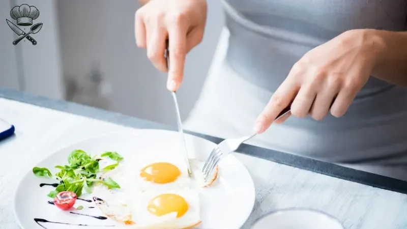 Trứng chiên bao nhiêu calo? Ăn trứng chiên có giảm cân không 4