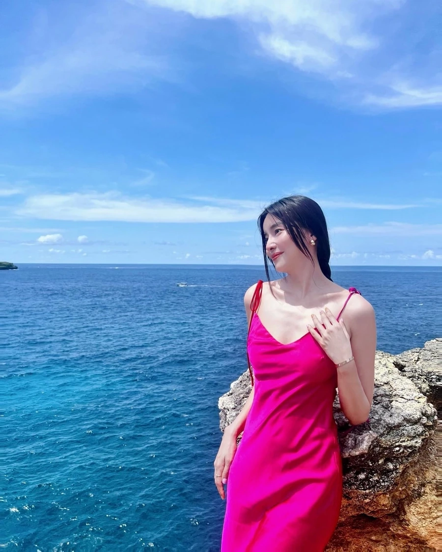 Cao thái hà kiều nổi bật với vẻ đẹp dịu dàng.
