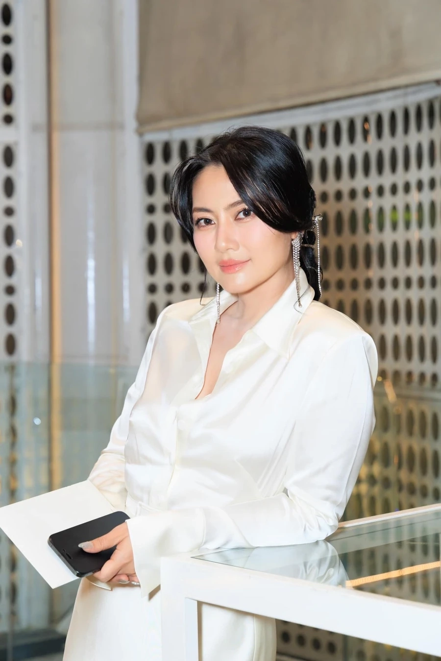 Phong thái chuyên nghiệp của nghệ sĩ ngọc lan.