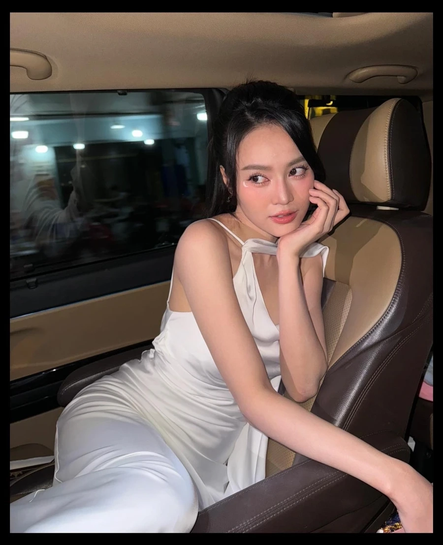 Khung hình rạng rỡ của ảnh lan ngọc mặc bikini.