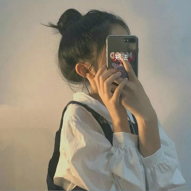 Hình nền gái xinh 4k sẽ làm chiếc điện thoại của bạn trở nên đặc biệt và nổi bật.