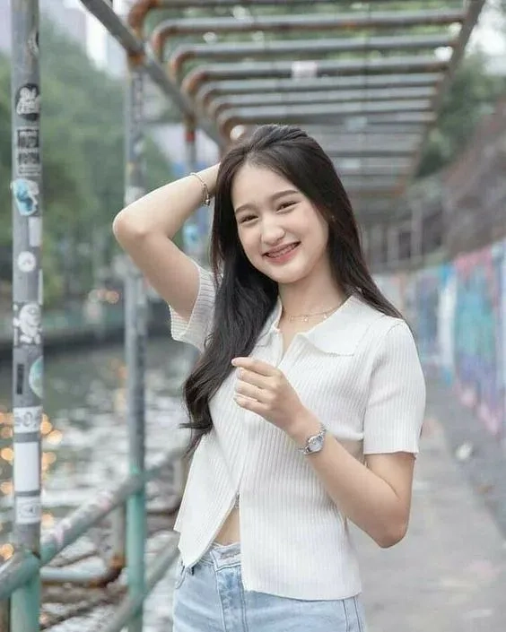 Hình nền gái xinh mặc bikini là hình nền hoàn hảo cho những ai yêu thích vẻ đẹp gợi cảm.