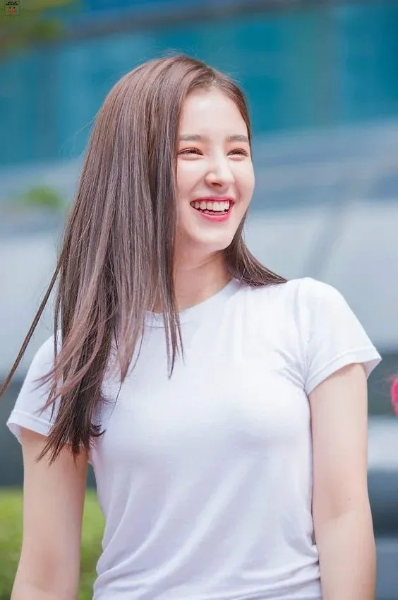 Hình nền đẹp gái cute làm cho màn hình điện thoại của bạn thêm phần tươi sáng và dễ thương.