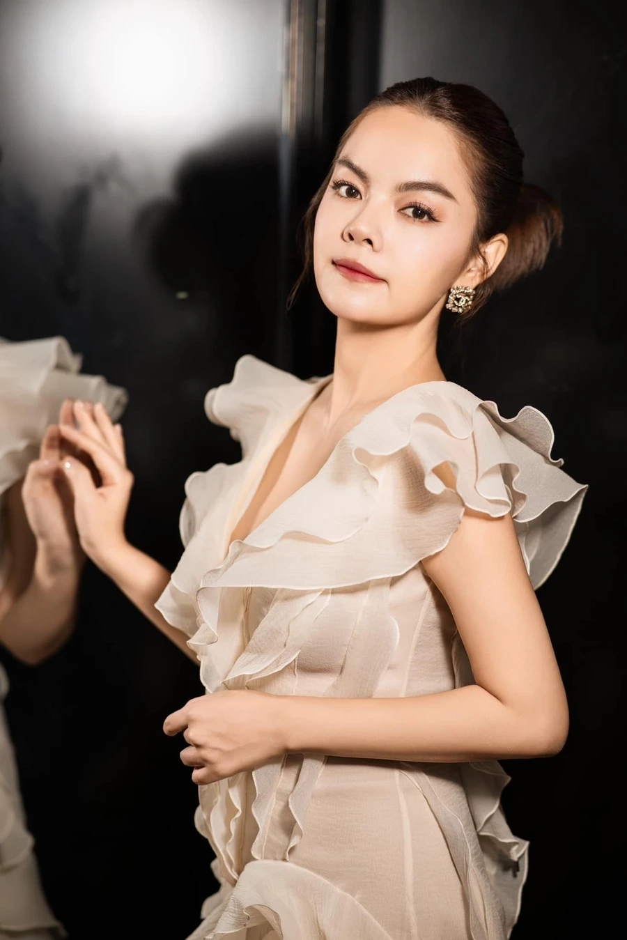Các bản hit đình đám gắn liền với phạm quỳnh anh bài hát.