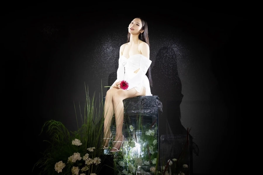 Câu chuyện đằng sau hình xăm trên tay miu lê.