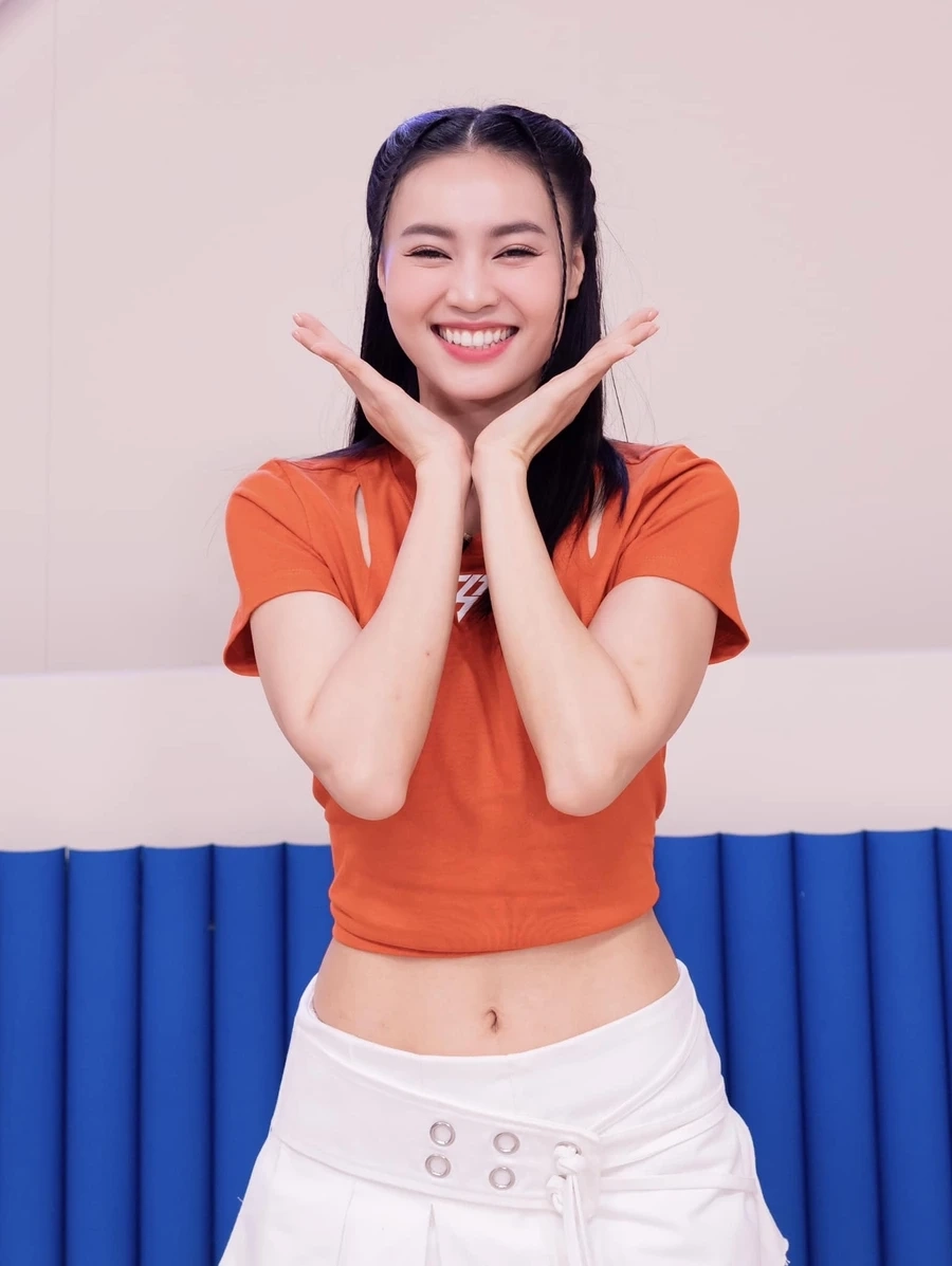 Phong thái rạng ngời của lan ngọc sexy bikini trong từng khung hình.