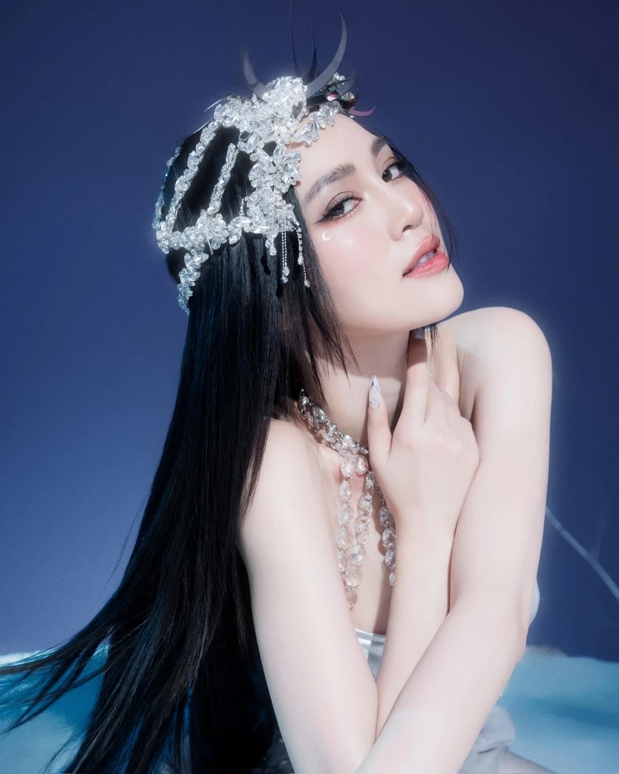 Cận cảnh những hình ảnh nổi bật của lan ngọc bikini sexy.