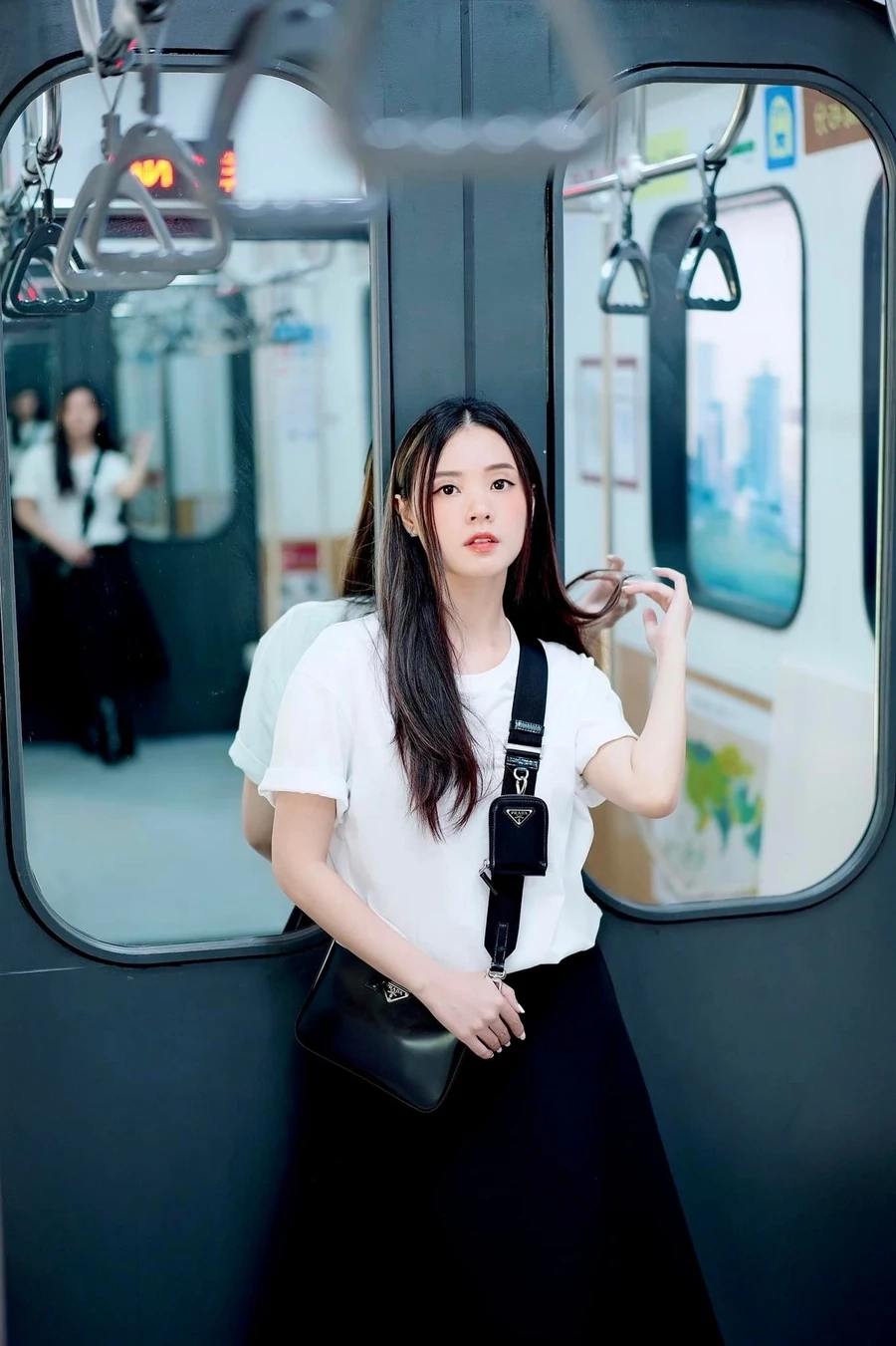 Hành trình của midu người ấy là ai luôn gây chú ý.