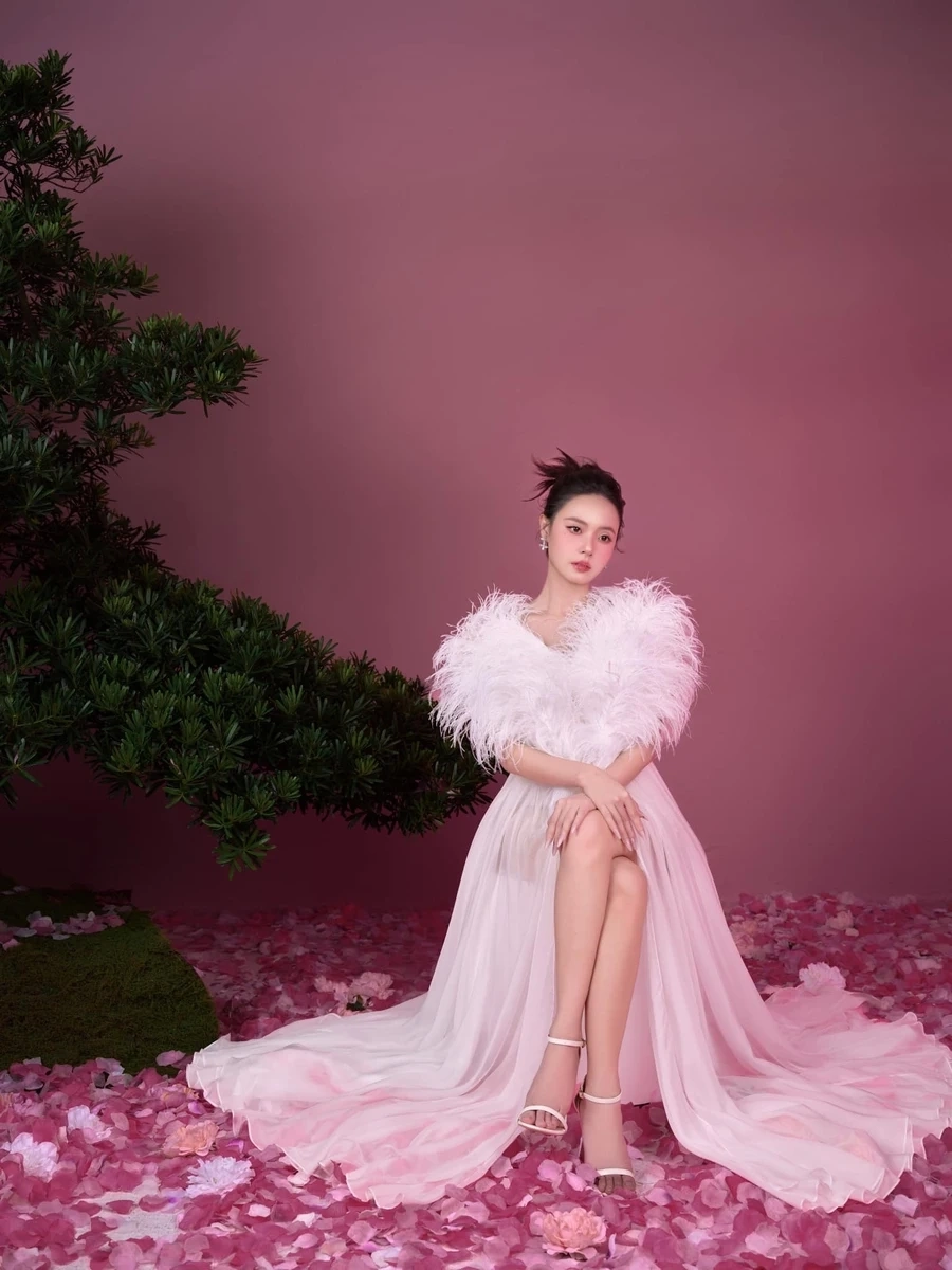 Người hâm mộ tò mò chồng của midu là ai.