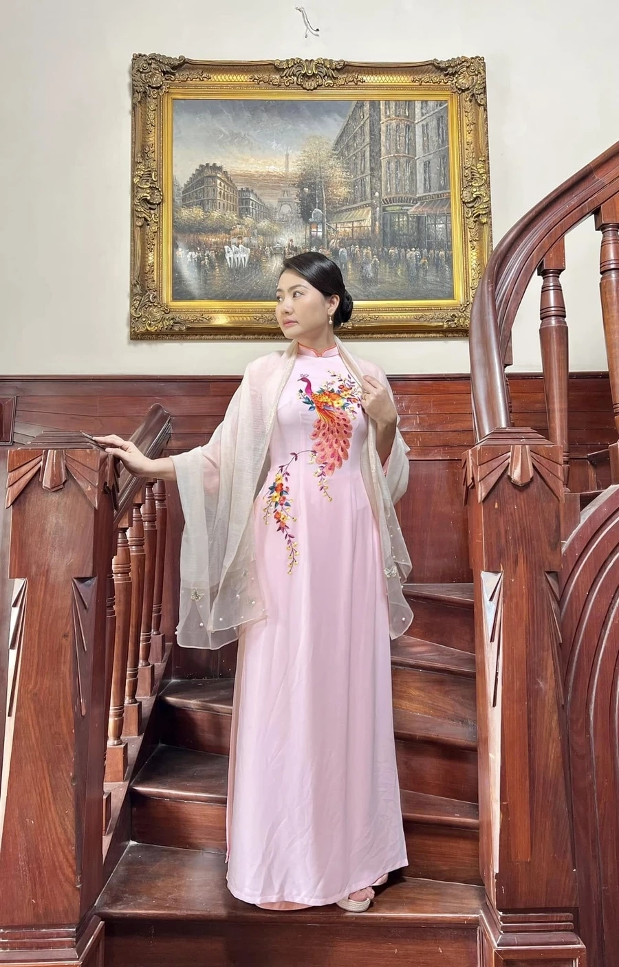 Phong cách thanh lịch của nữ diễn viên ngọc lan.