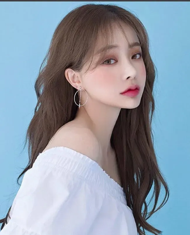 Gái sexy Hàn Quốc khiến người xem mê mẩn với thần thái cuốn hút.