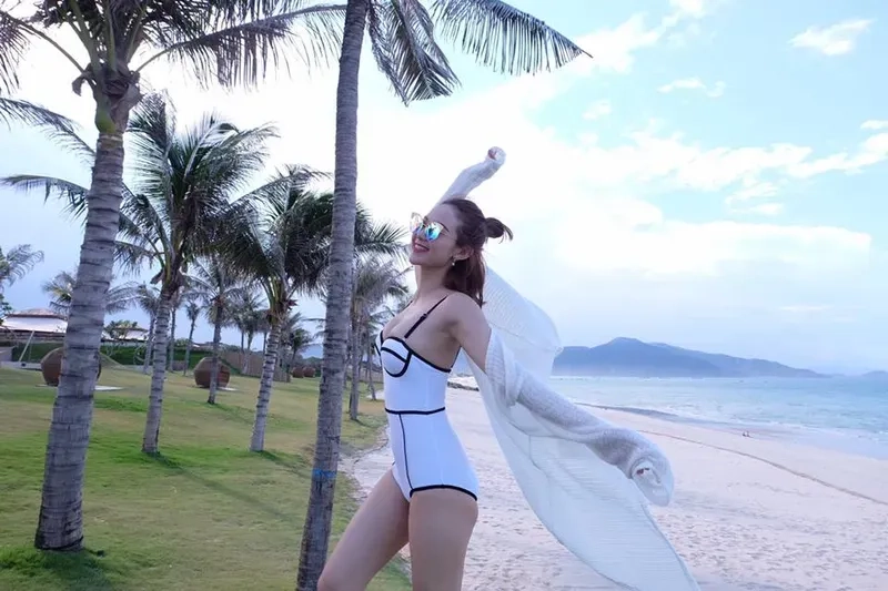 Gái xinh cosplay sexy gây ấn tượng với phong cách độc đáo và sáng tạo.