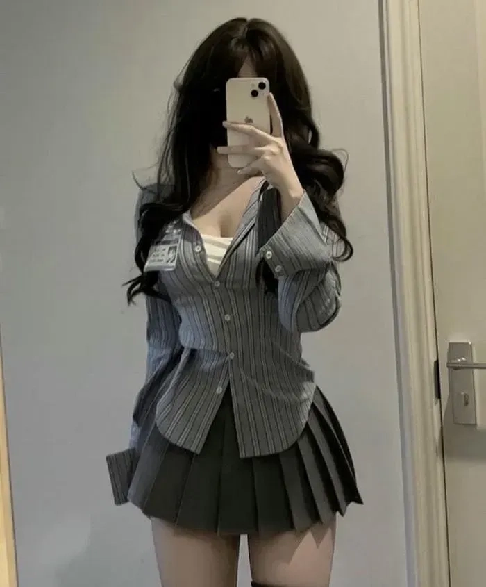 Hình gái xinh che mặt tạo nên vẻ bí ẩn, quyến rũ mà không cần quá phô trương.