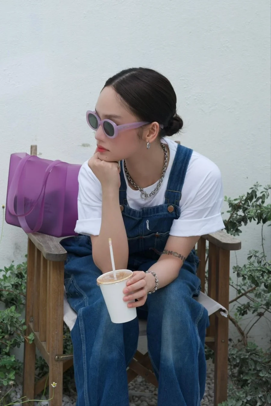 Ca khúc nổi bật của miu lê anh đang nơi đâu.