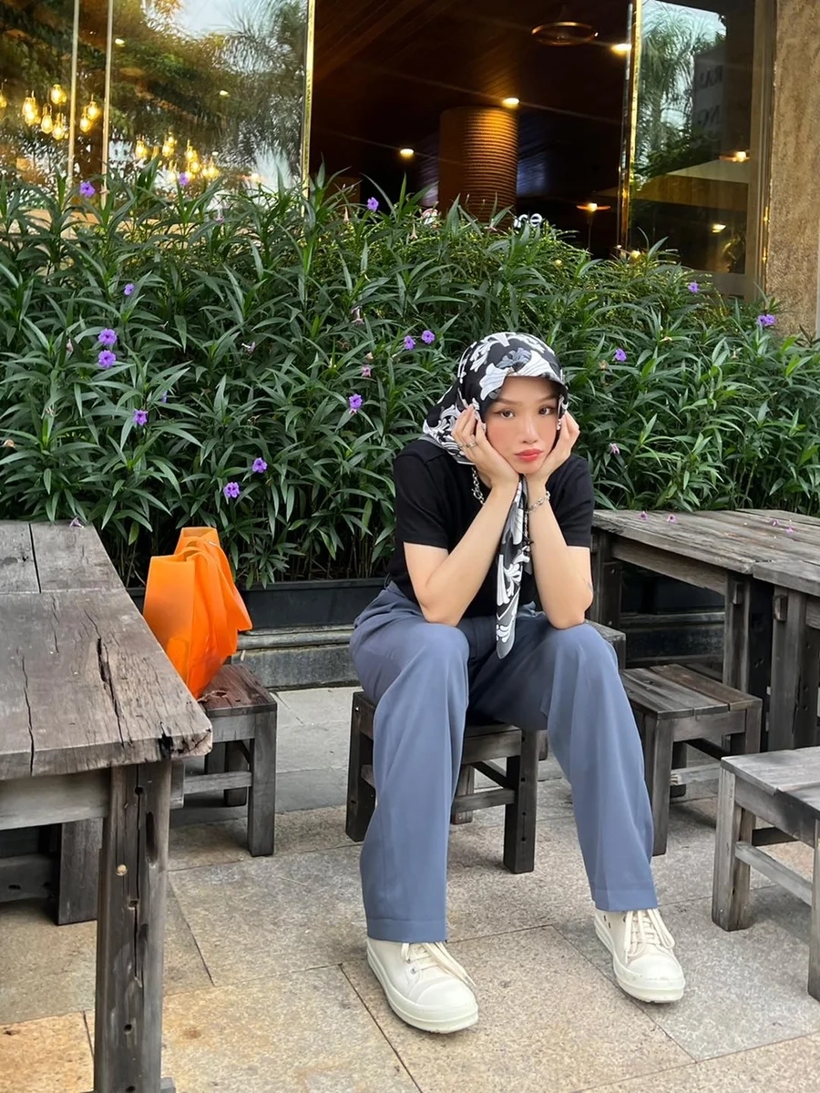 Tình bạn thân thiết của miu lê và hiền hồ.