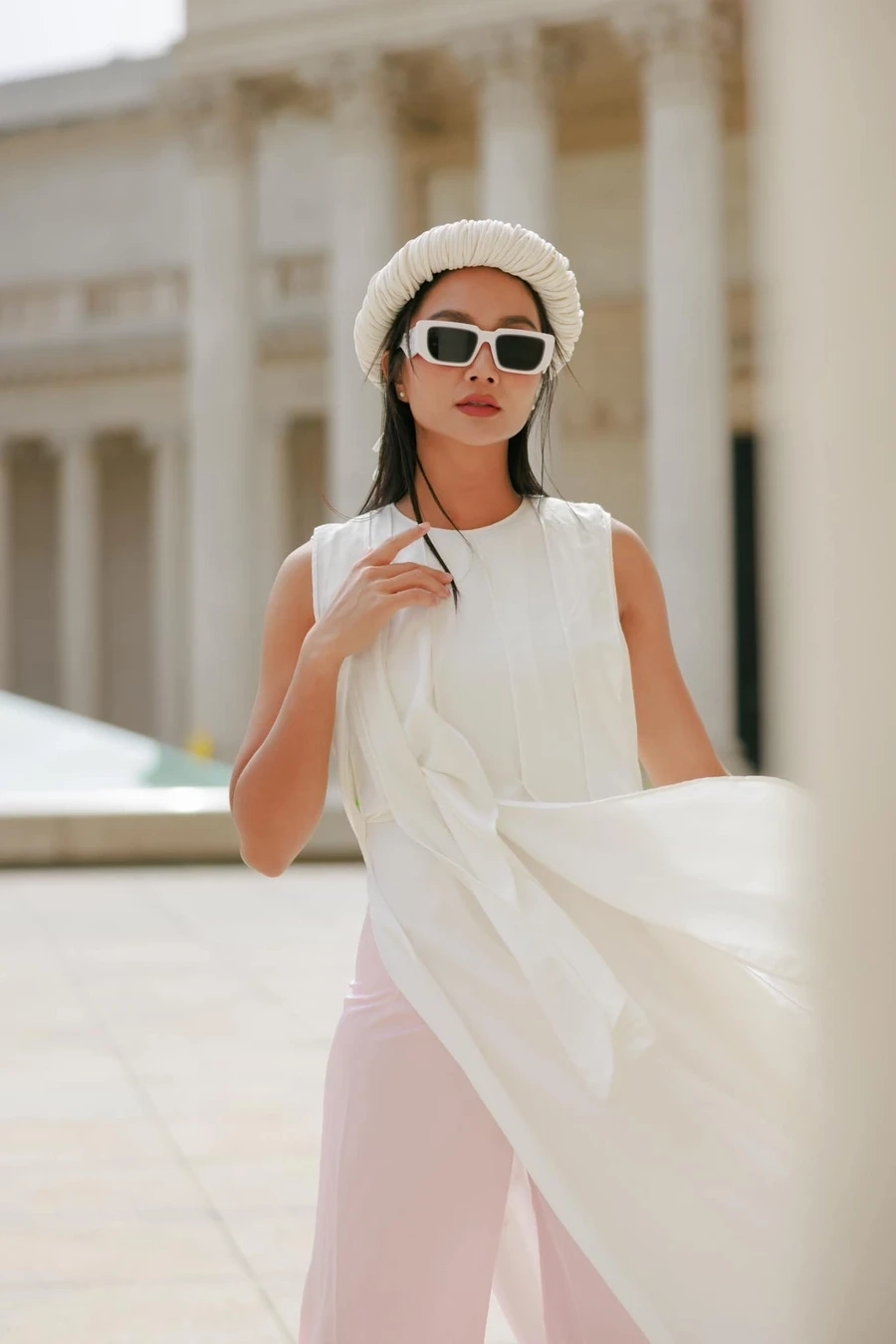 H'Hen Niê Evening Gown khoe trọn vẻ đẹp quyến rũ và sang trọng.