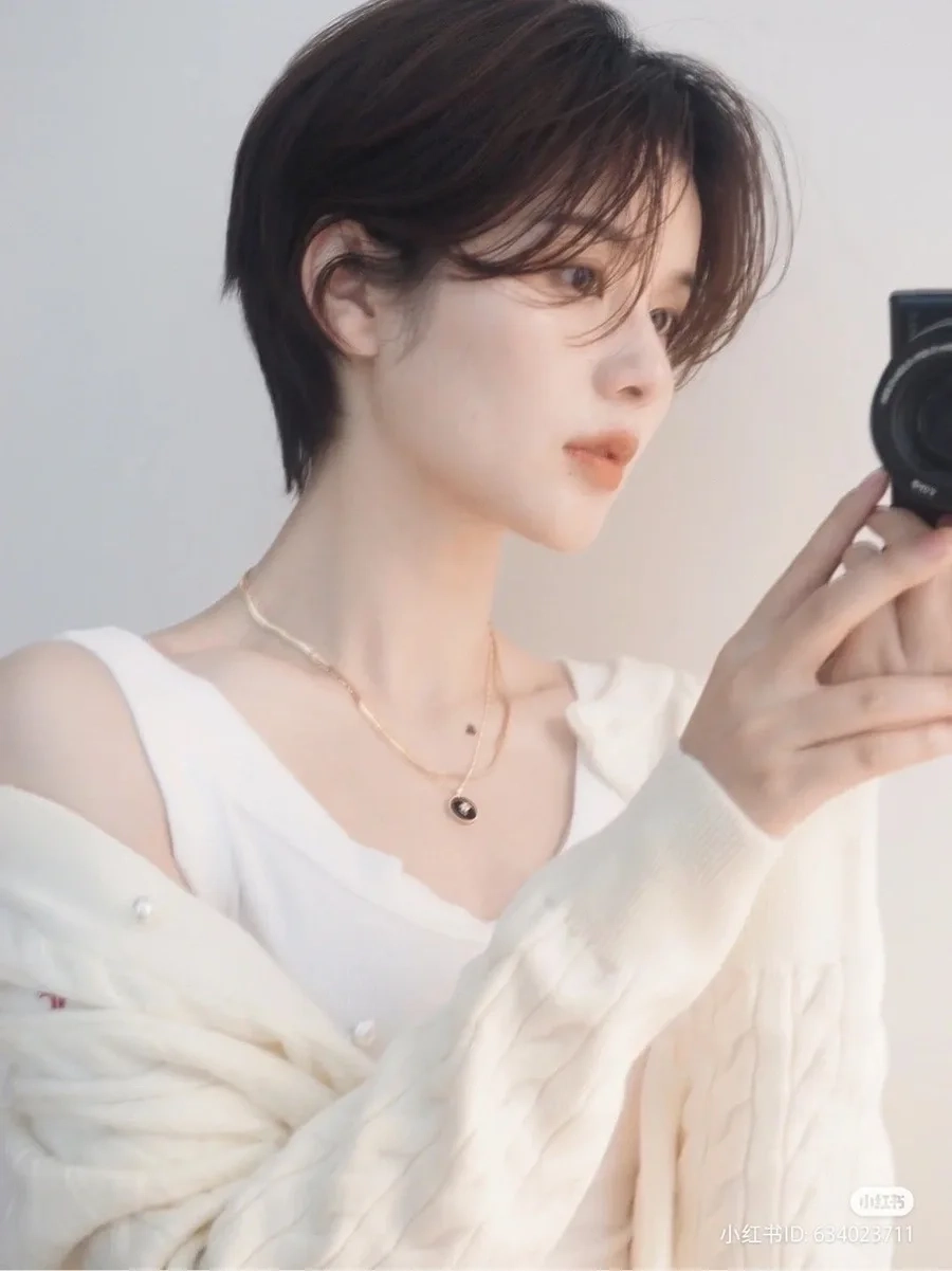 Hình ảnh gái xinh lớp 6 đáng yêu và ngộ nghĩnh.