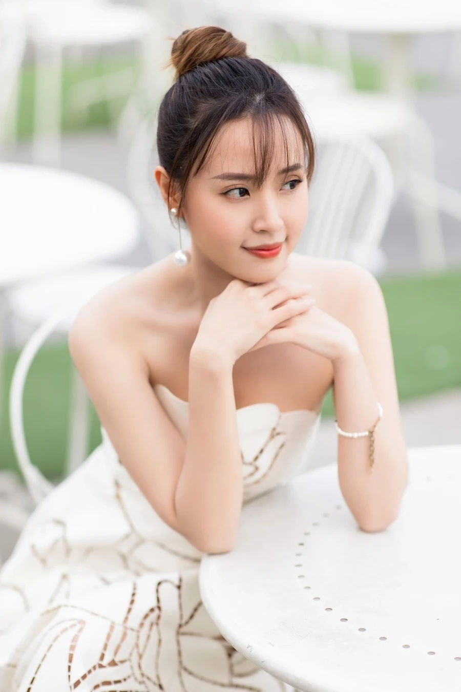 Hình ảnh midu cười rạng rỡ luôn làm say lòng người hâm mộ.