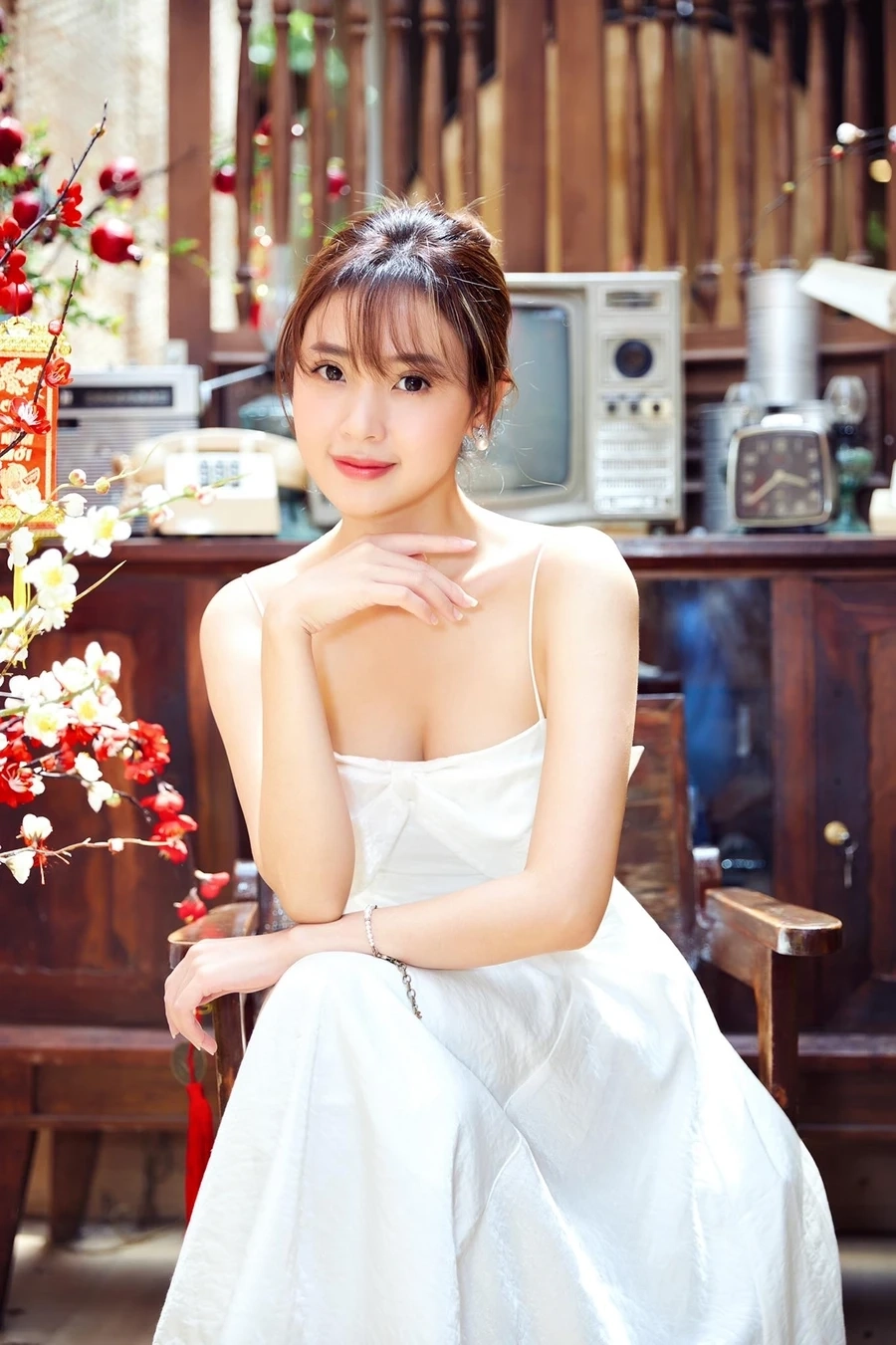 Midu 2022 với phong cách mới lạ khiến fan yêu thích.