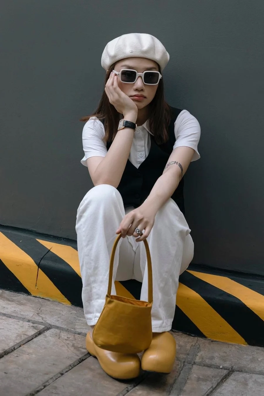 Vẻ đẹp và phong cách độc đáo của ca sĩ hiền hồ giống miu lê.
