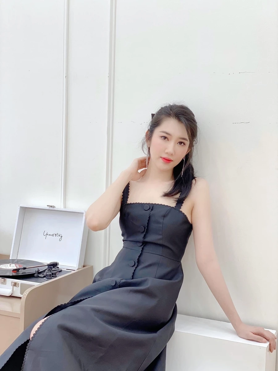 Những khoảnh khắc đẹp trong ảnh bikini của thúy ngân.