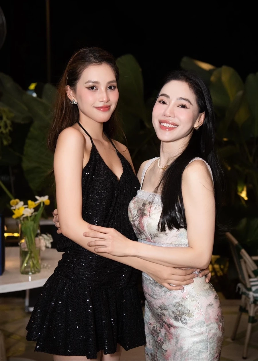 Khám phá hành trình trong tiểu sử hoa hậu tiểu vy.