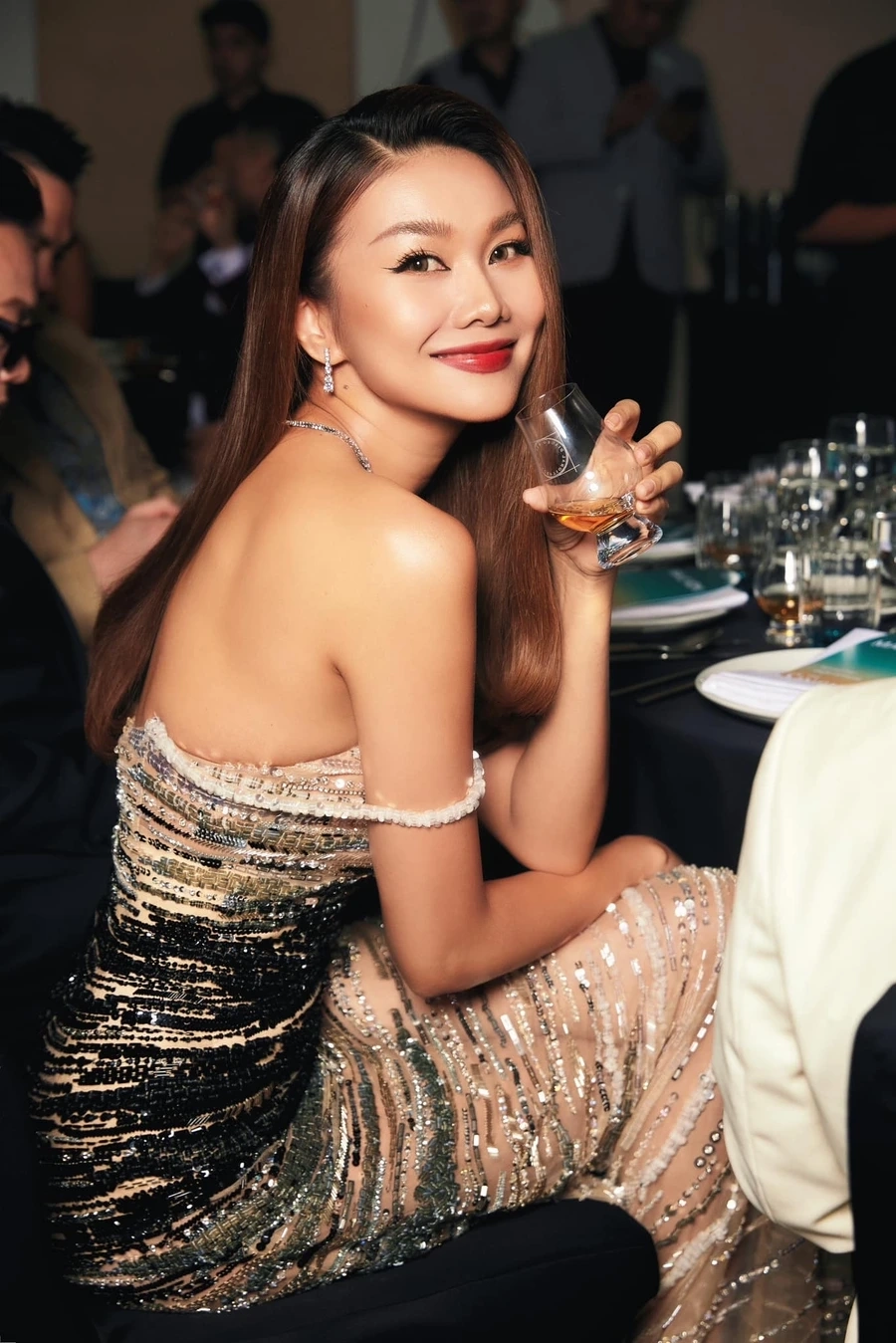 Phương Hằng Hari Won là cặp đôi được yêu thích với những dự án nghệ thuật sáng tạo.