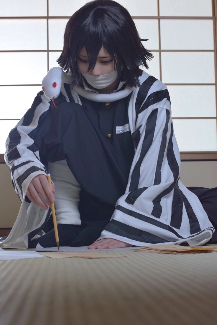 Obanai Mitsuri Cosplay cặp đôi hoàn hảo trong thế giới kiếm sĩ diệt quỷ
