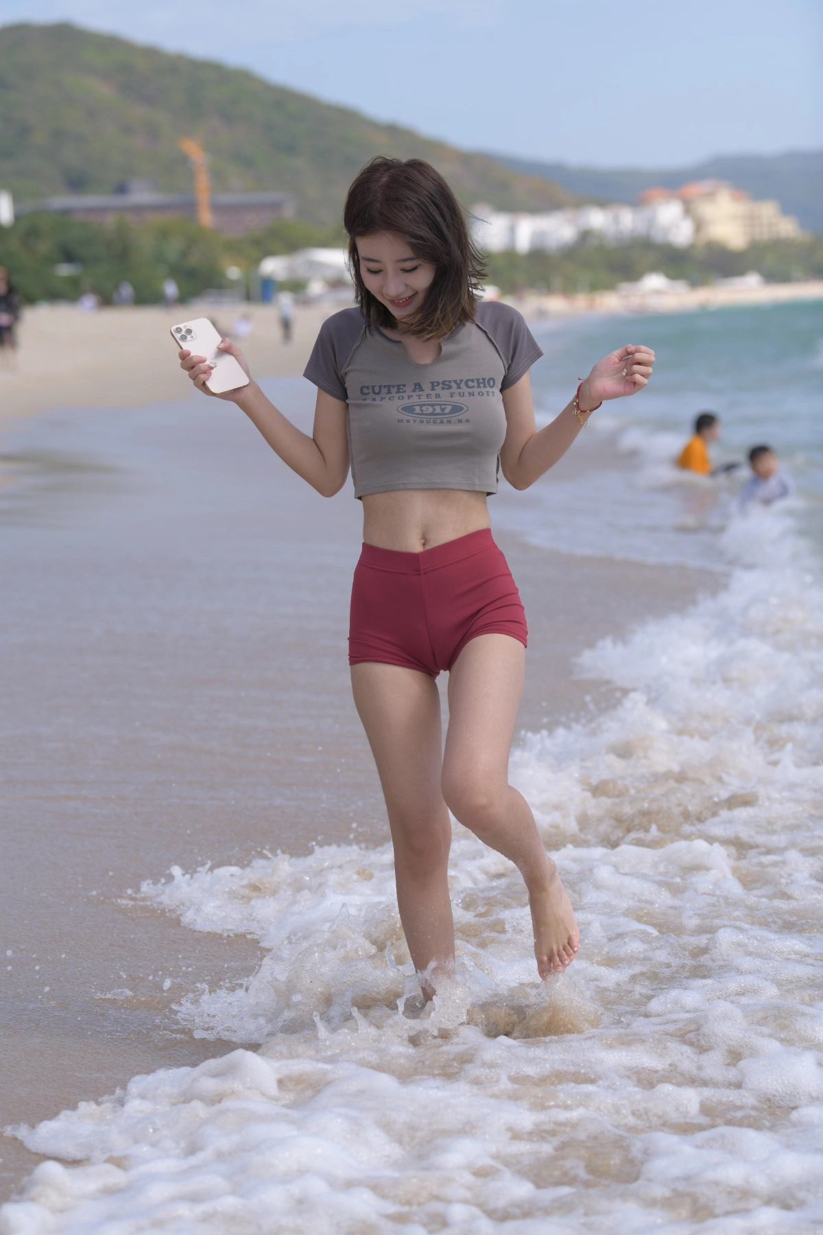 Anonymous lộ vú to sexy nóng bỏng cuốn hút zoom 16K núm vú hồng sáng lấp lánh dưới đèn