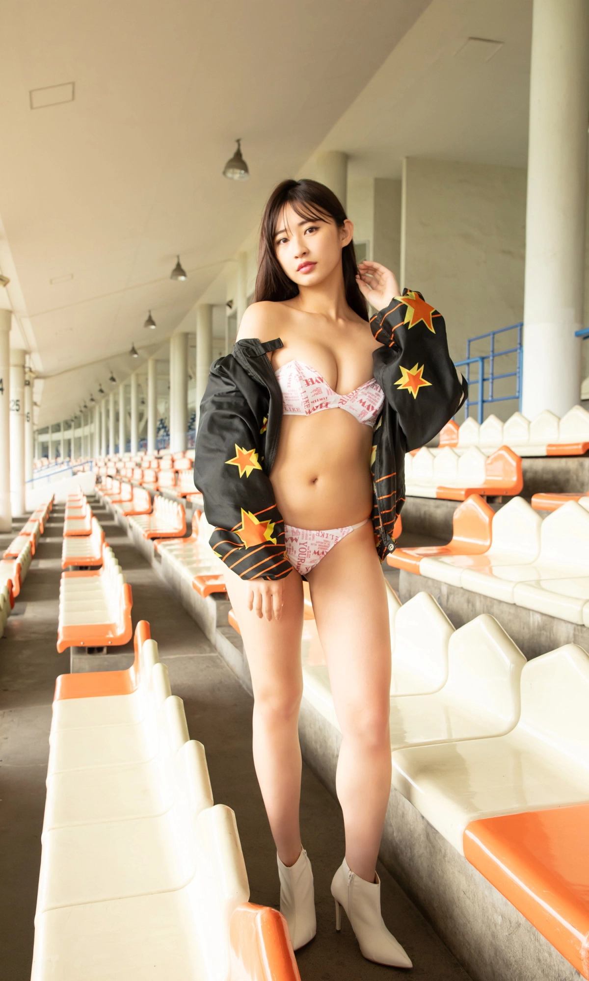 Hinata Matsumoto show vú sexy nóng bỏng cuốn hút live cởi áo vú rơi bộp server sập trong giây lát