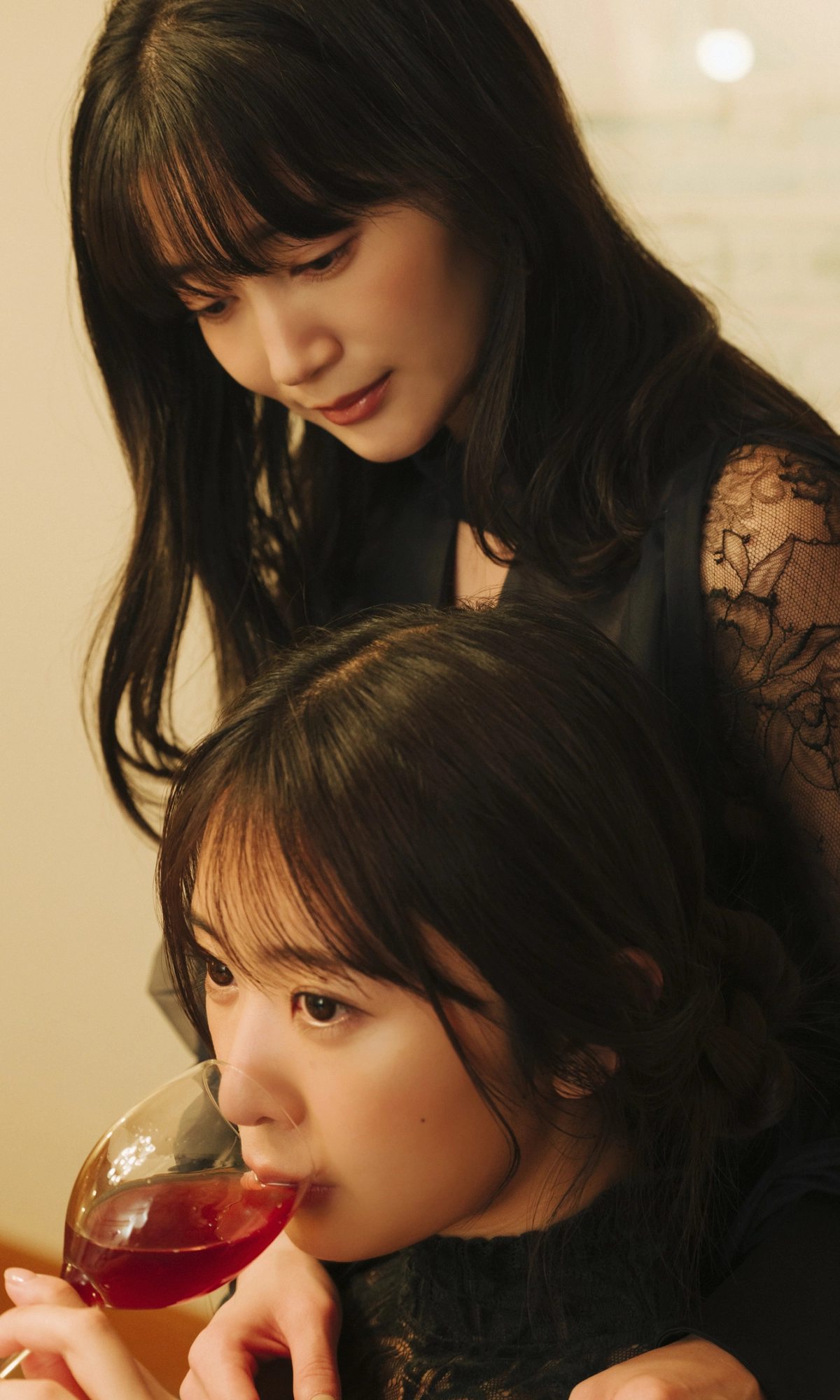 Kaoru Mashima khoe vú sexy nóng bỏng cuốn hút kéo áo núm hồng cương làm anh cứng ngắc