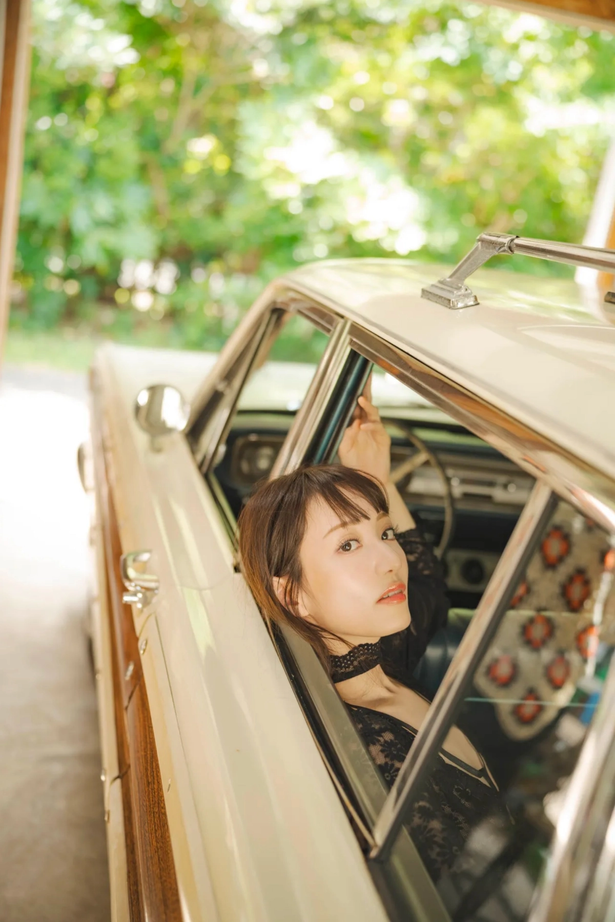 Karen Ishida bikini vú to sexy nóng bỏng cuốn hút nước biển chảy dọc khe ngực hút hồn mọi ánh nhìn