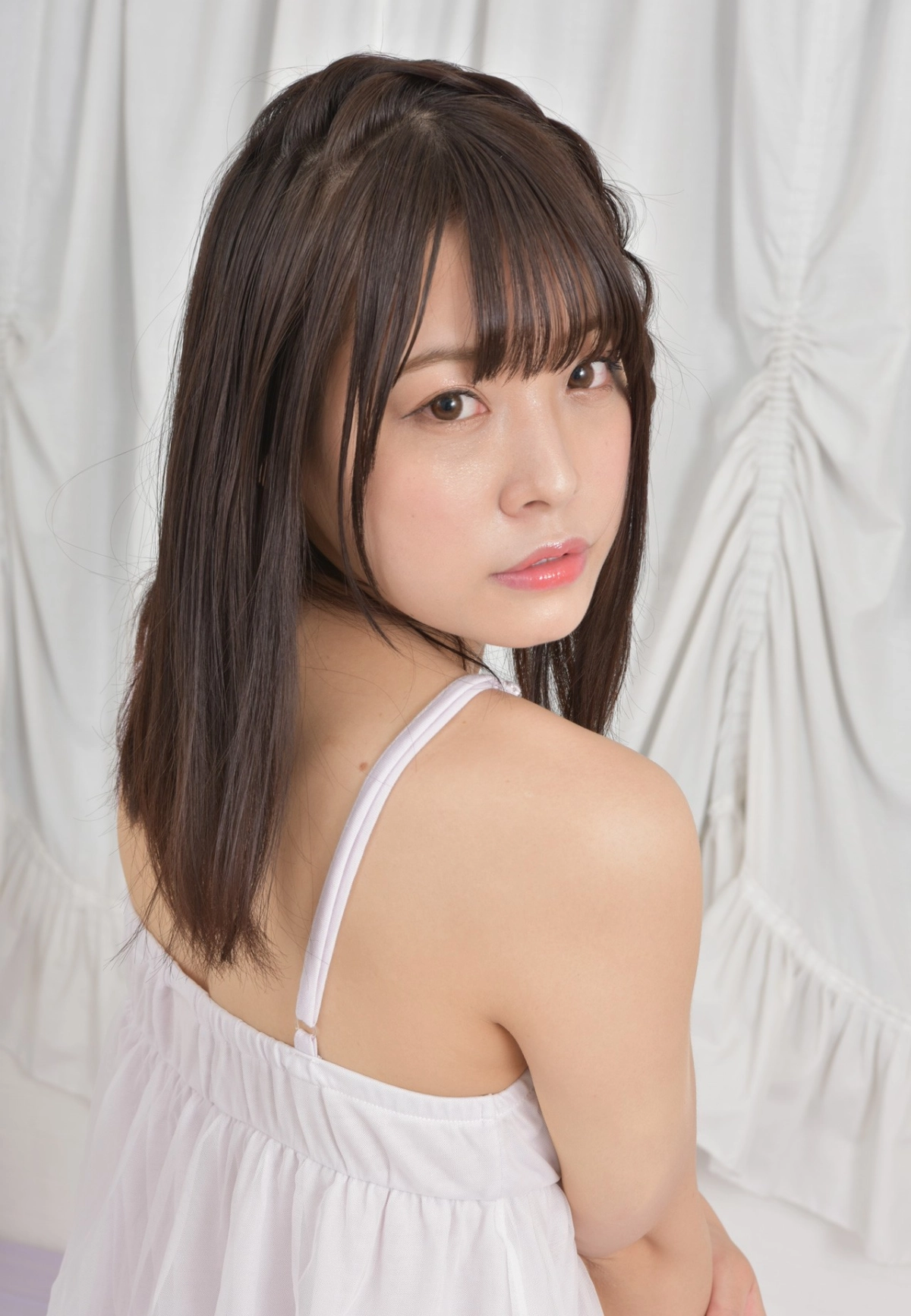 Nana Yagi show vú sexy nóng bỏng cuốn hút live cởi áo vú rơi bộp triệu view trong giây