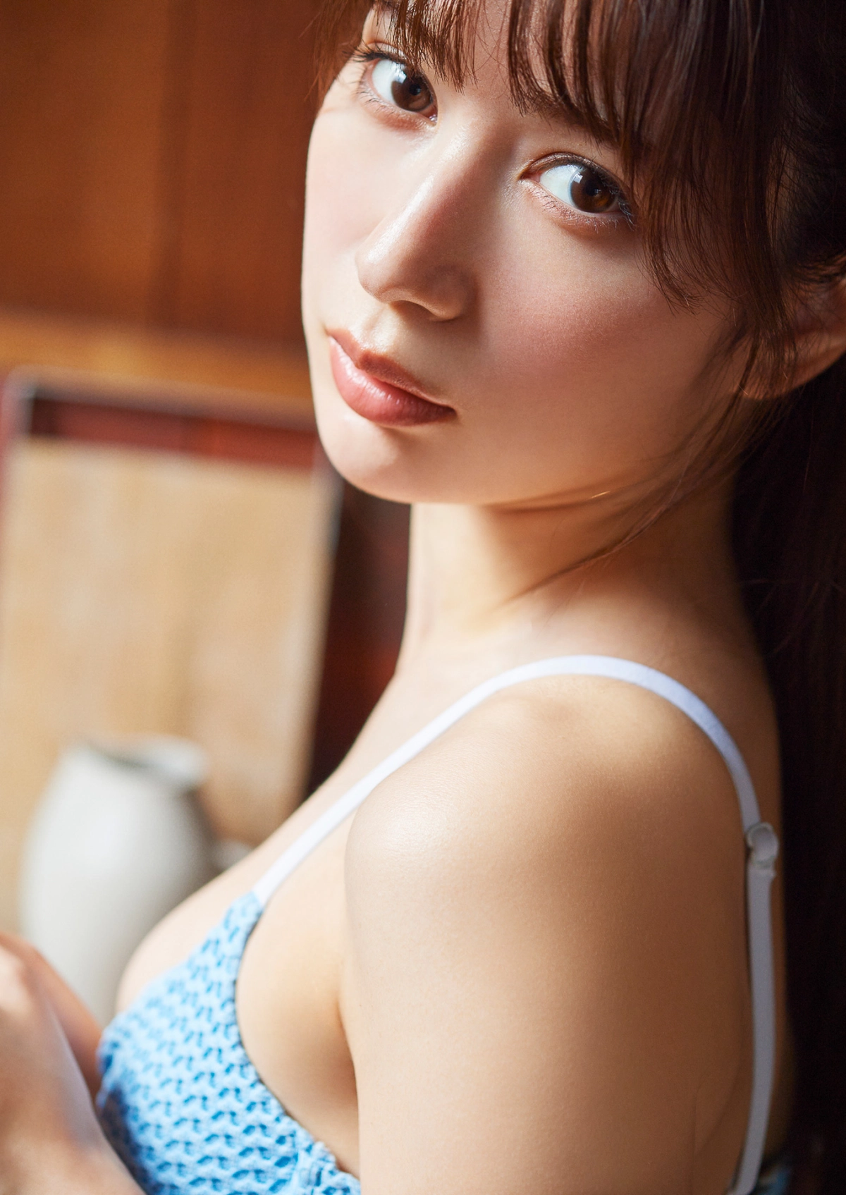 Risa Yukihira khoe vú sexy nóng bỏng cuốn hút kéo áo núm hồng cương làm anh cứng ngắc tức thì