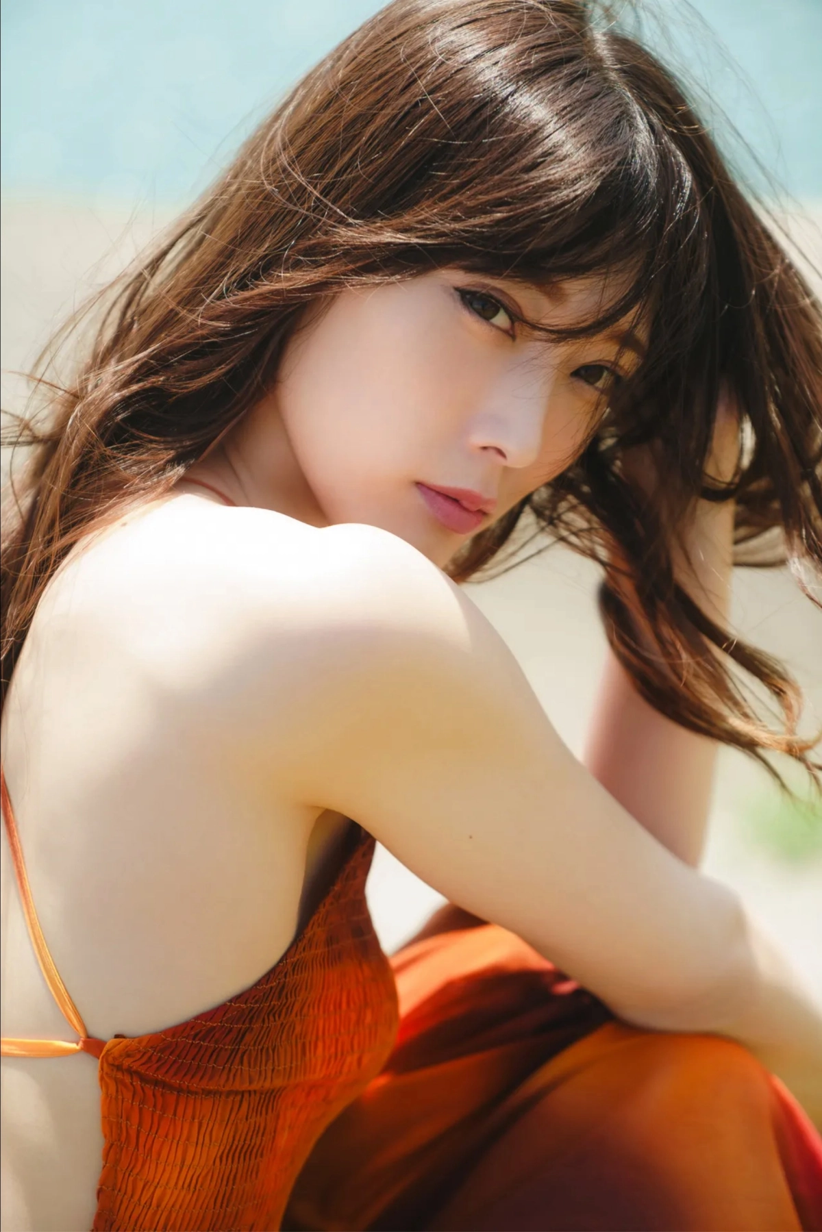 Saki Akai thủ dâm sexy nóng bỏng cuốn hút bóp vú size H nước dâm phun ướt sàn nhà luôn