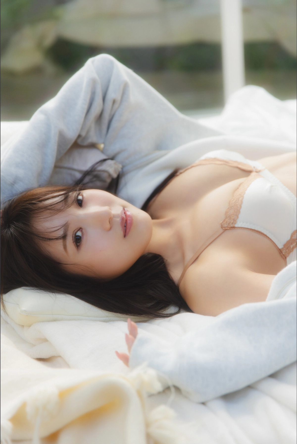 Sumire Yokono show vú sexy nóng bỏng cuốn hút live cởi áo vú rơi bộp triệu view trong giây