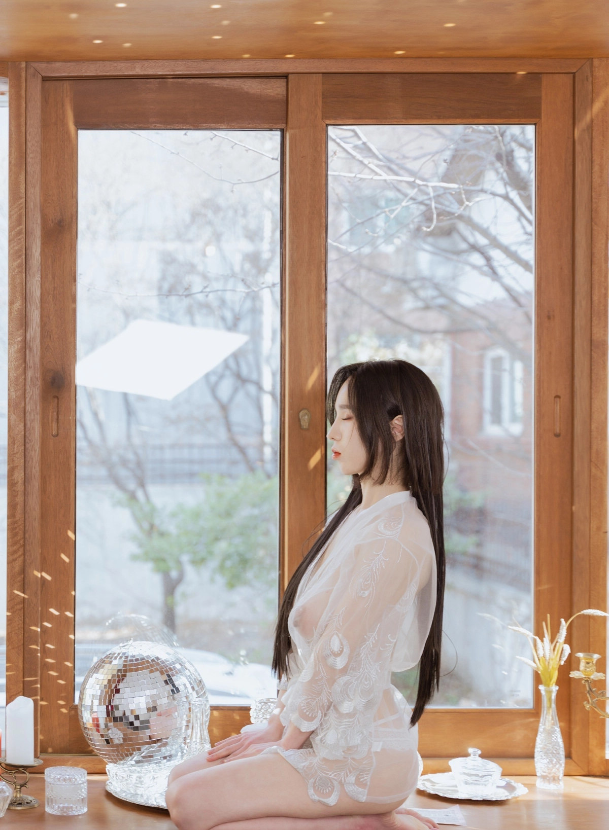 YUNHA hở vú sexy nóng bỏng cuốn hút núm hồng lòi muốn liếm