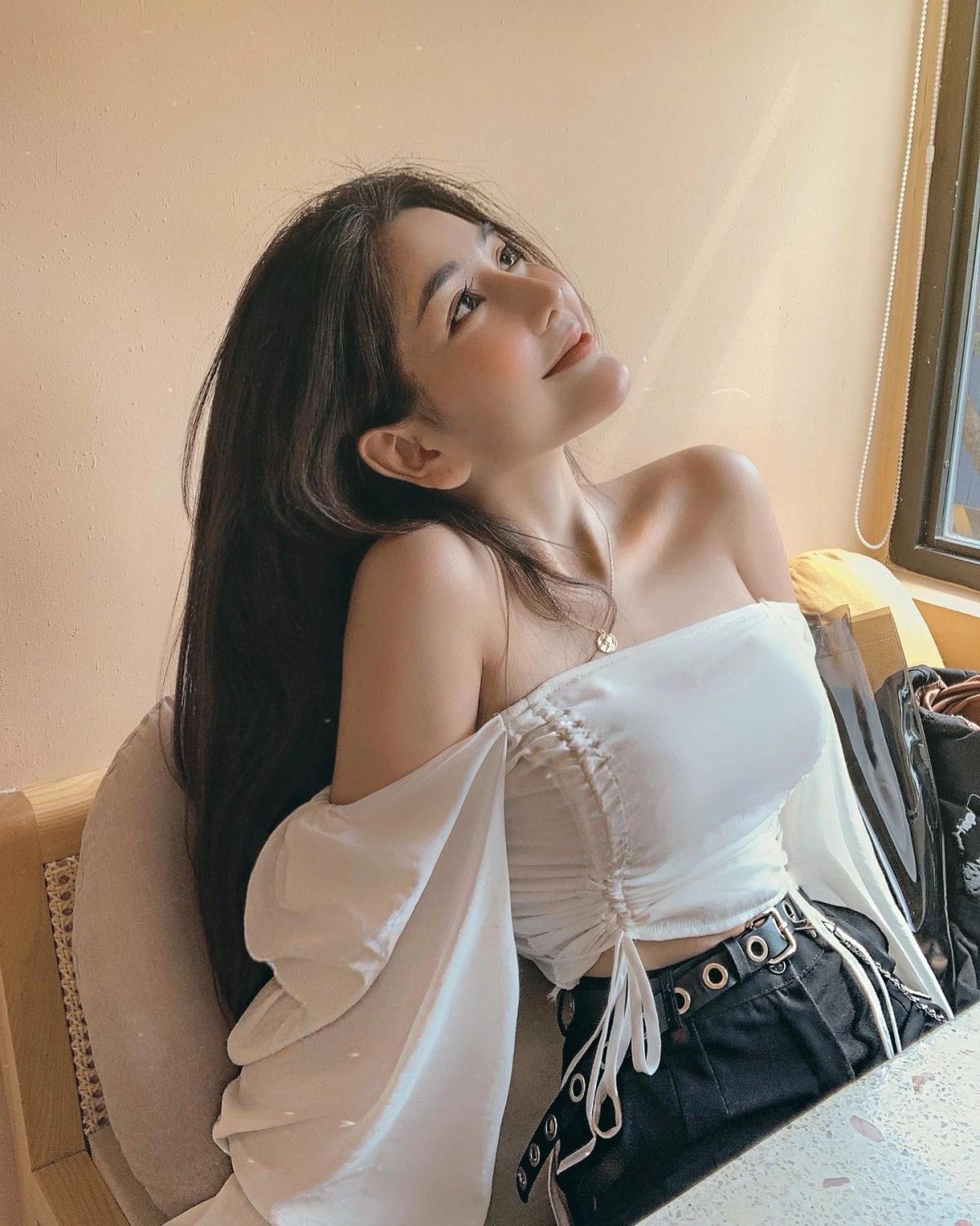 Gái xinh khỏa thân vú to nude nóng bỏng mê mẩn