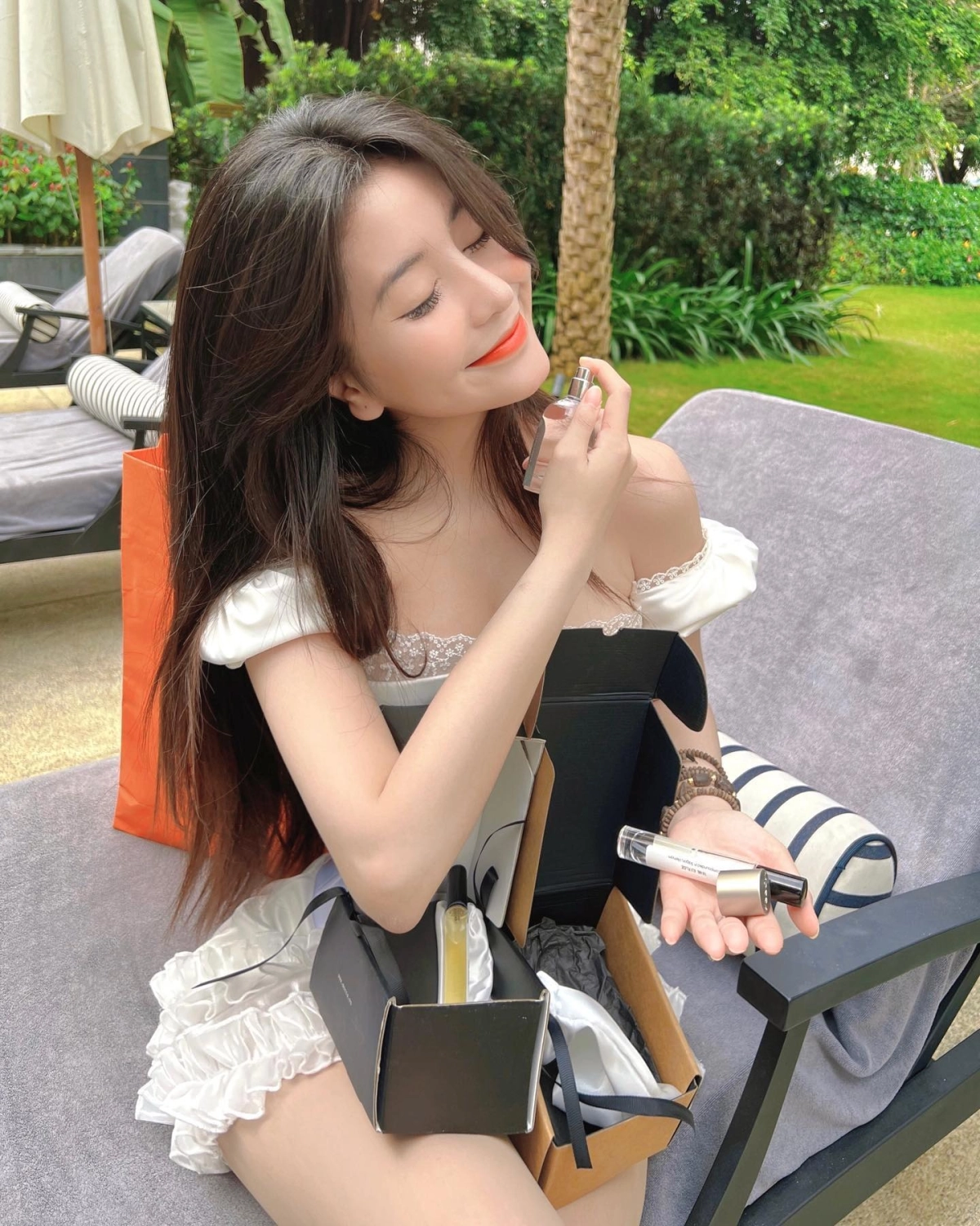 Ảnh gái xinh vú đẹp hình dáng hoàn hảo